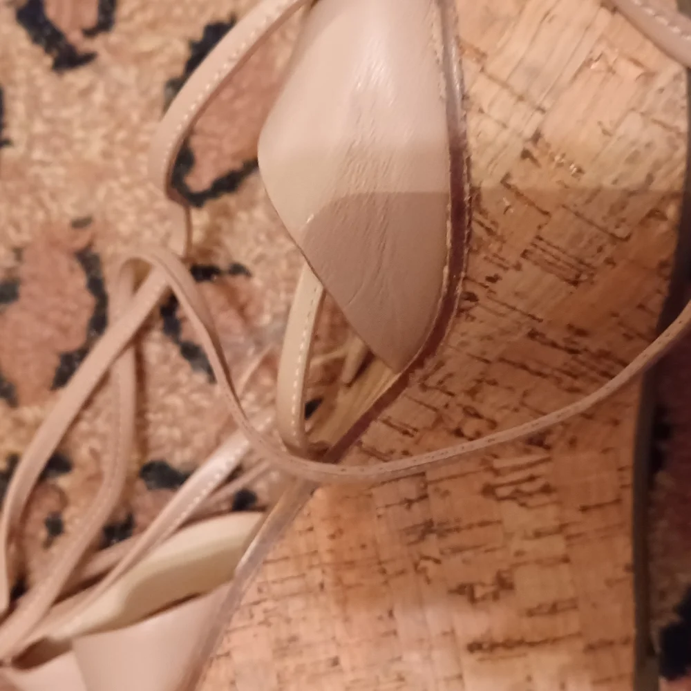 Shoes - Picture 5 of 16